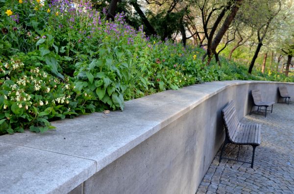 Concrete Retaining Wall Service in Englewood